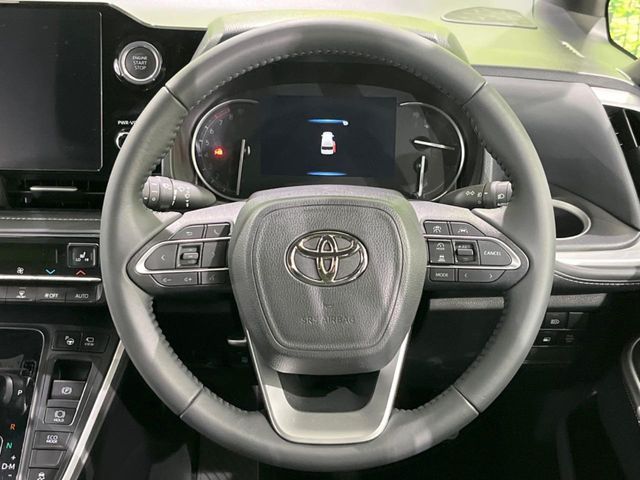 TOYOTA NOAH 4WD 2022