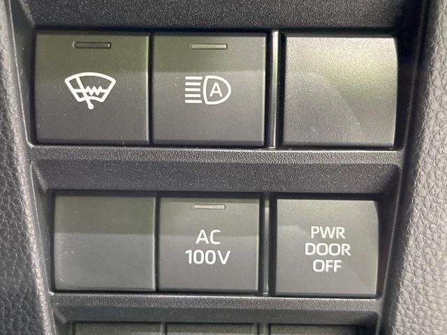 TOYOTA VOXY HYBRID 4WD 2024