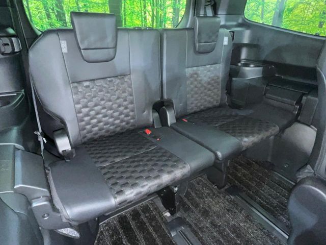 TOYOTA VOXY HYBRID 4WD 2024