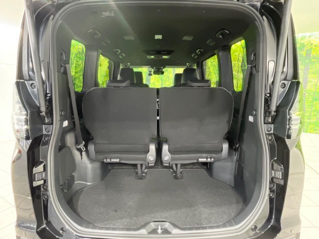 TOYOTA VOXY HYBRID 4WD 2024