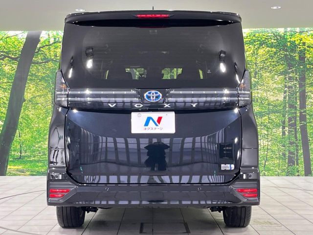 TOYOTA VOXY HYBRID 4WD 2024