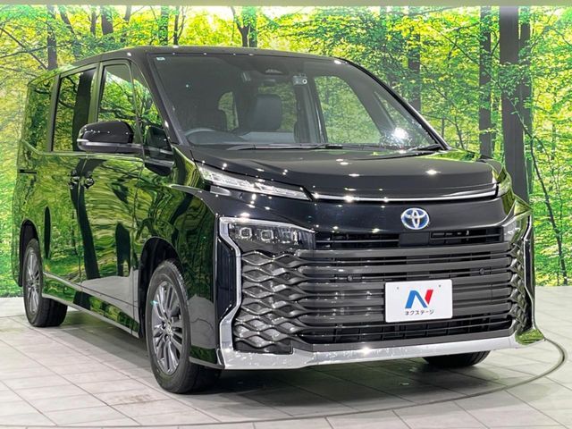 TOYOTA VOXY HYBRID 4WD 2024