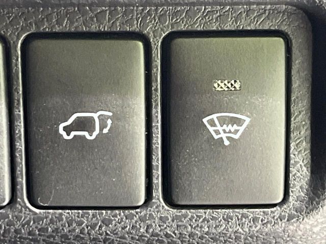 TOYOTA HARRIER 4WD 2015