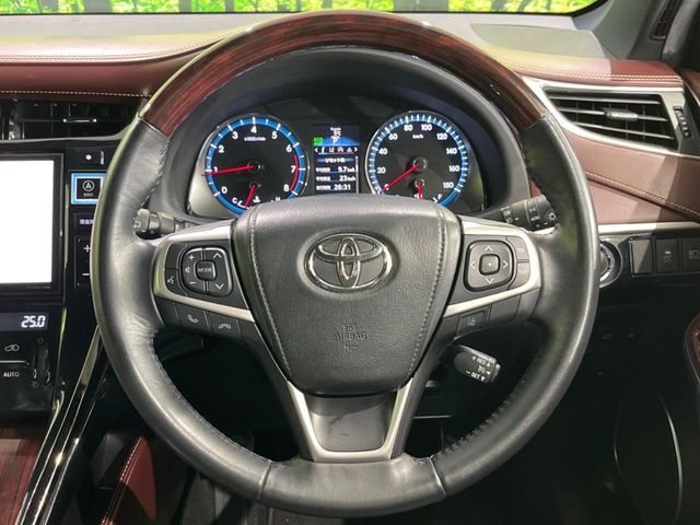 TOYOTA HARRIER 4WD 2015