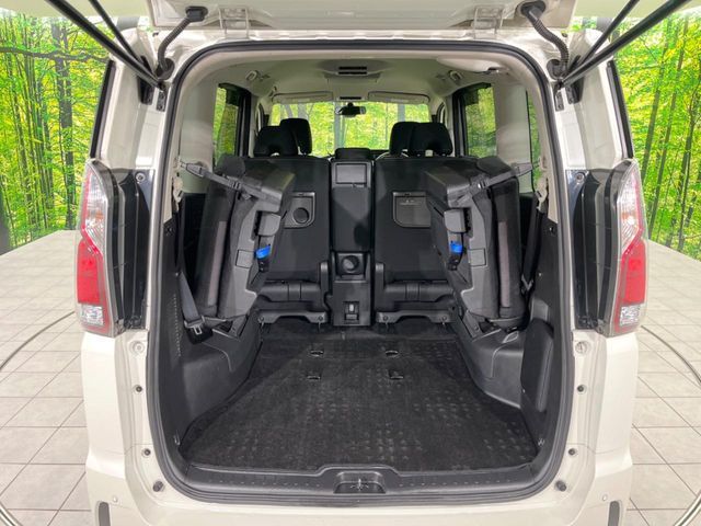 NISSAN SERENA  S-HYBRID 4WD 2016