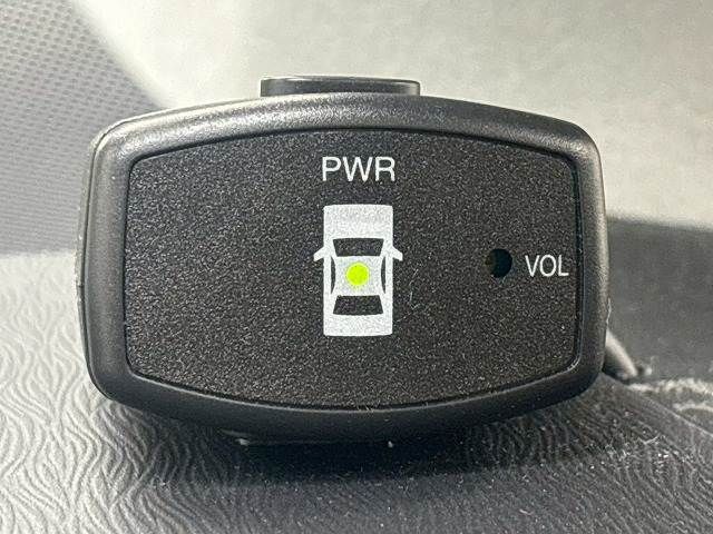 TOYOTA PRIUS Alpha 2012