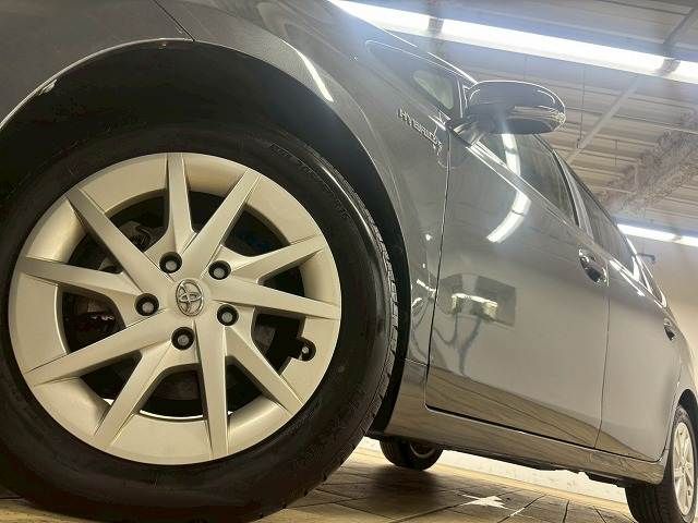 TOYOTA PRIUS Alpha 2012