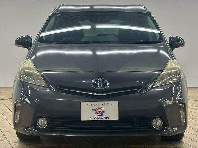 TOYOTA PRIUS Alpha 2012