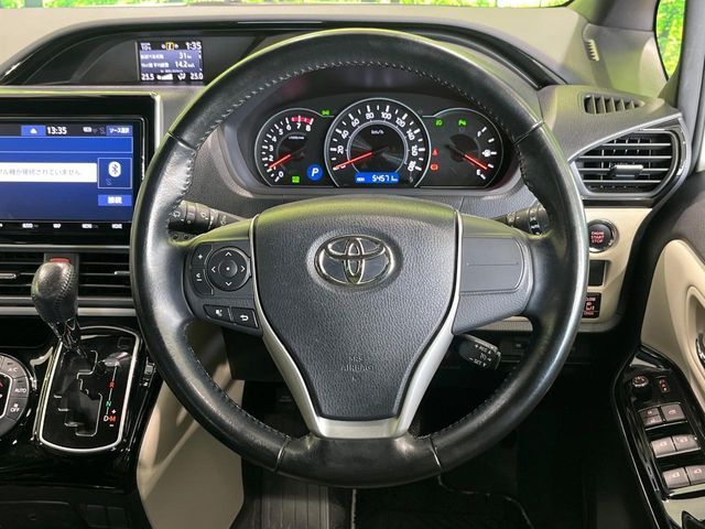 TOYOTA NOAH 2019