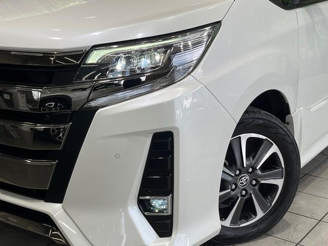 TOYOTA NOAH 2019