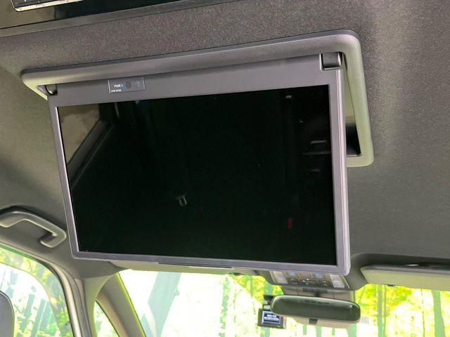 TOYOTA VOXY HYBRID 2023