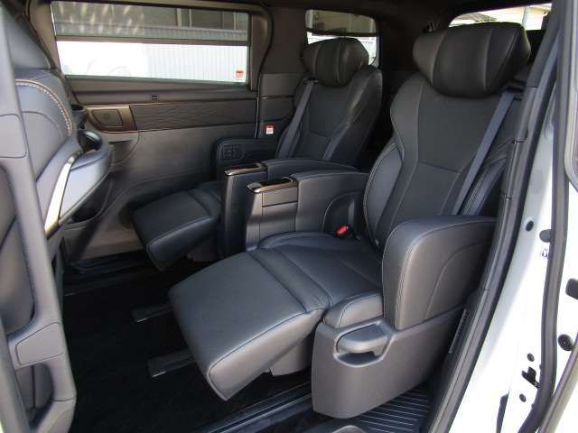 TOYOTA ALPHARD 2024