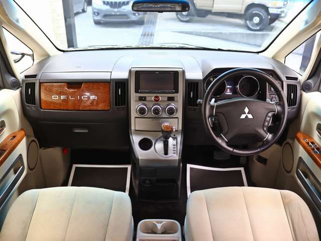 MITSUBISHI DELICA D:5 2WD 2014