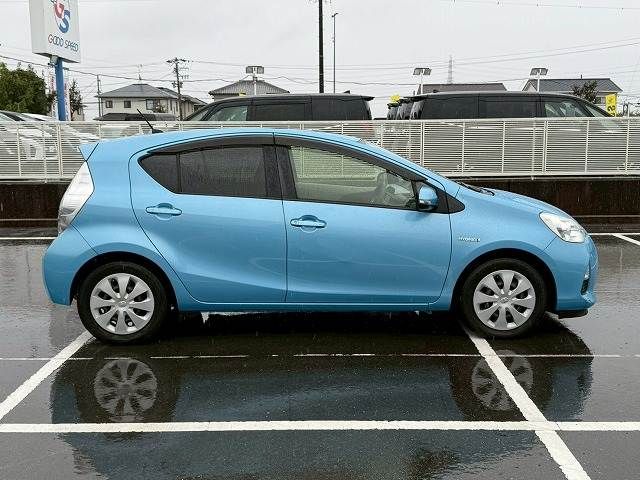 TOYOTA AQUA 2012