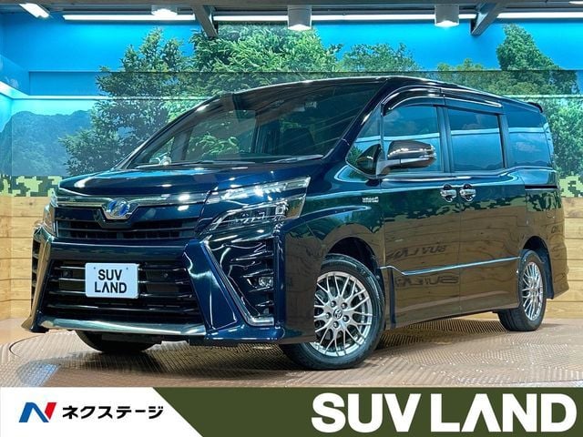 TOYOTA VOXY HYBRID 2019