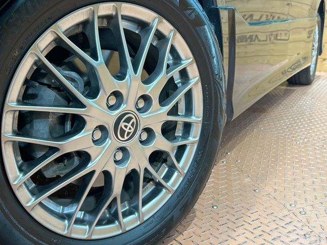 TOYOTA VOXY HYBRID 2019