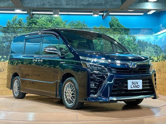 TOYOTA VOXY HYBRID 2019
