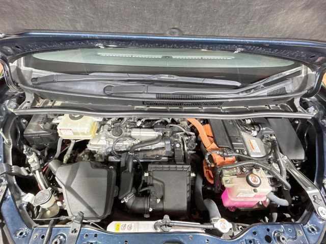 TOYOTA VOXY HYBRID 2019