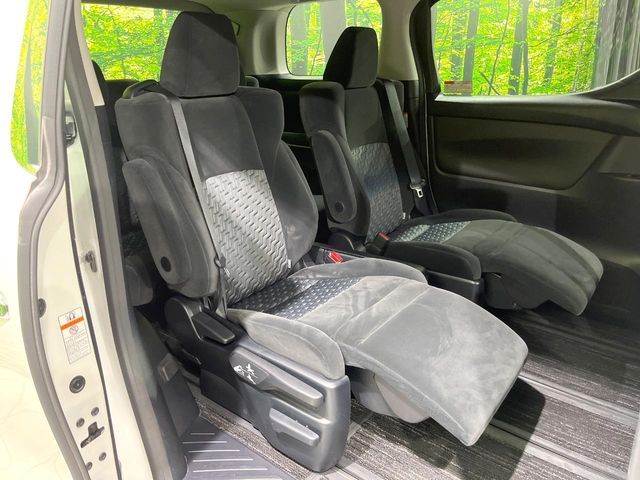 TOYOTA VELLFIRE 2016