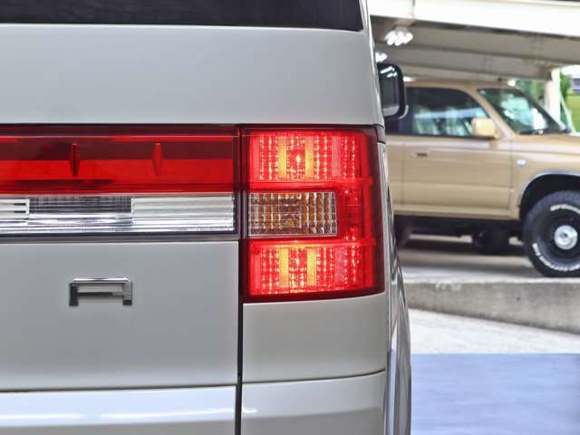 MITSUBISHI DELICA D:5 2WD 2012