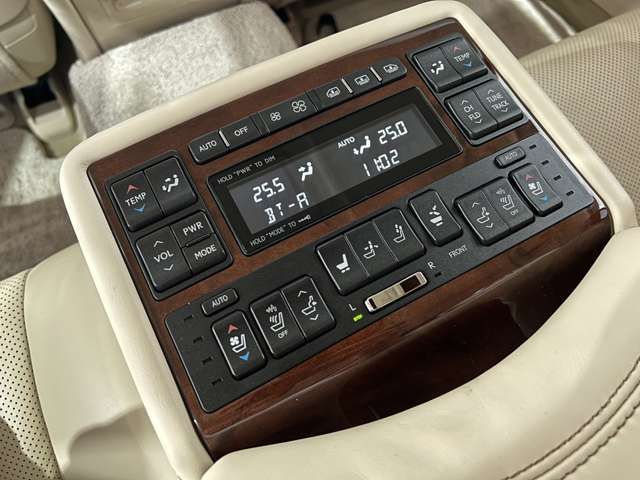 TOYOTA LEXUS LS600h 2015