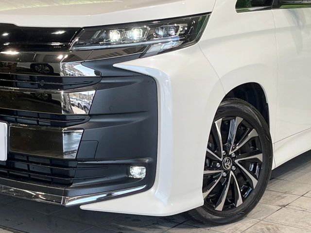 TOYOTA NOAH 2023