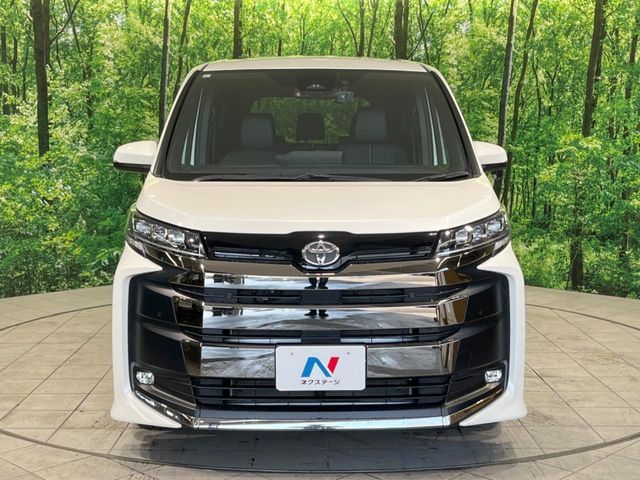 TOYOTA NOAH 2023