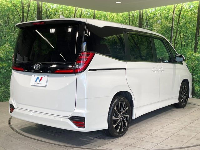 TOYOTA NOAH 2023