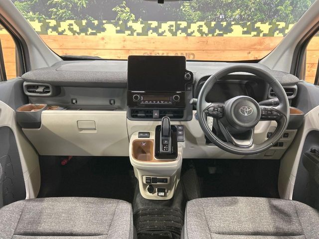 TOYOTA SIENTA HYBRID 2023