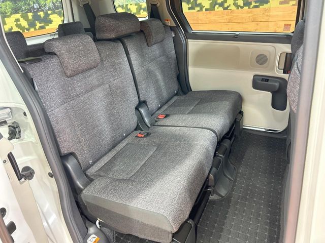 TOYOTA SIENTA HYBRID 2023