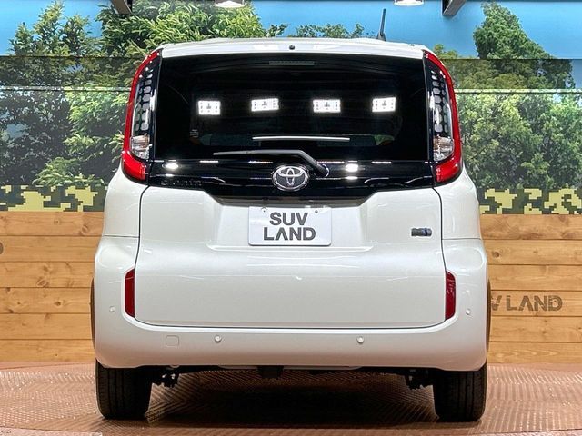 TOYOTA SIENTA HYBRID 2023