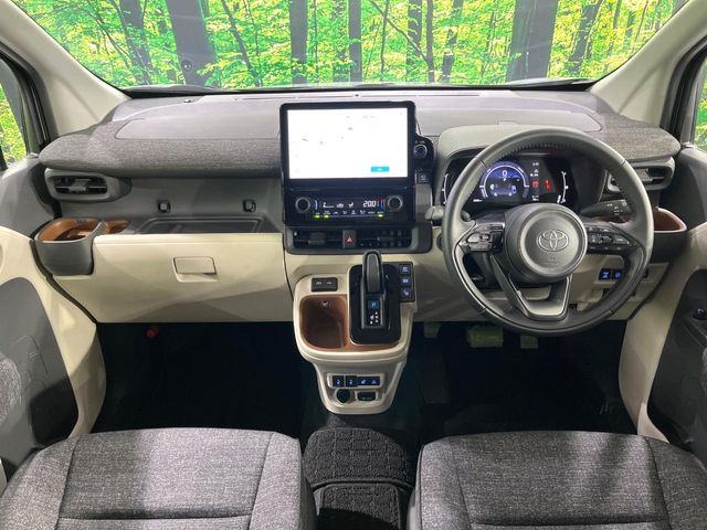 TOYOTA SIENTA HYBRID 2022