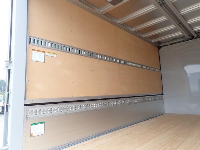 MITSUBISHI CANTER 2025