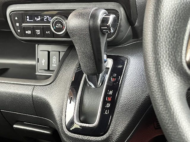 HONDA N BOX CUSTOM 2018