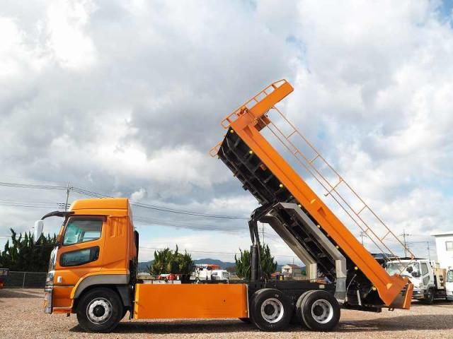 MITSUBISHI FUSOU SUPER GREAT 2014