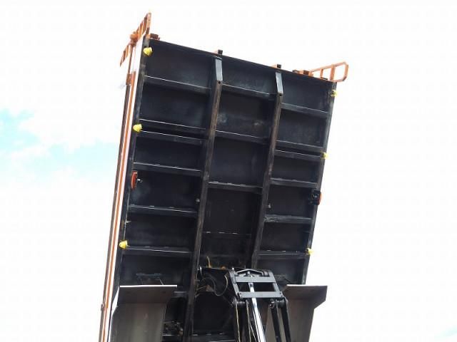 MITSUBISHI FUSOU SUPER GREAT 2014