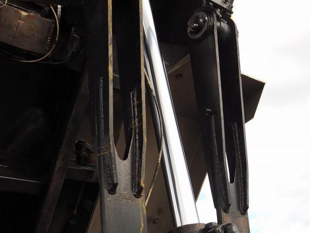 MITSUBISHI FUSOU SUPER GREAT 2014