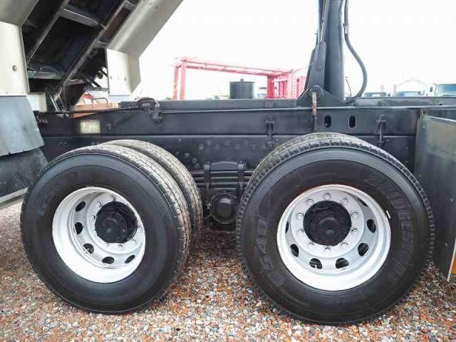 MITSUBISHI FUSOU SUPER GREAT 2014