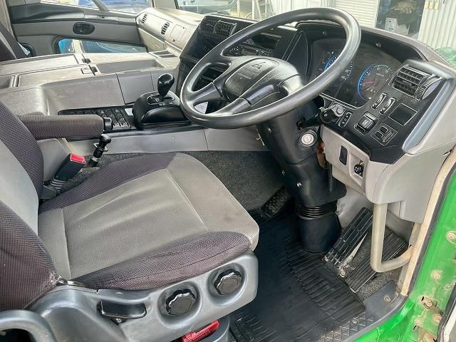 MITSUBISHI FUSOU SUPER GREAT 2015