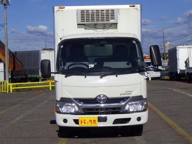 TOYOTA DYNA 2017