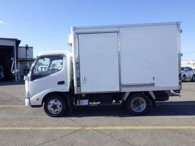 TOYOTA DYNA 2017