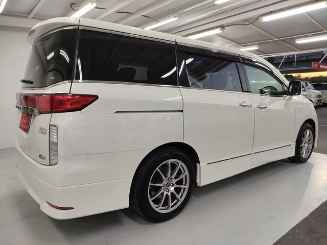 NISSAN ELGRAND 2011