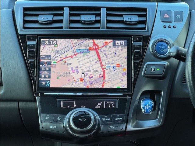 TOYOTA PRIUS Alpha 2014