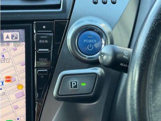 TOYOTA PRIUS Alpha 2014