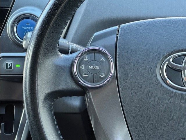 TOYOTA PRIUS Alpha 2014