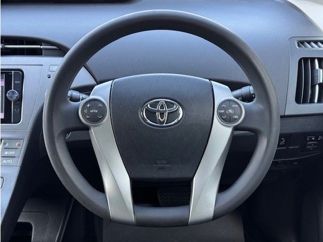 TOYOTA PRIUS 2013