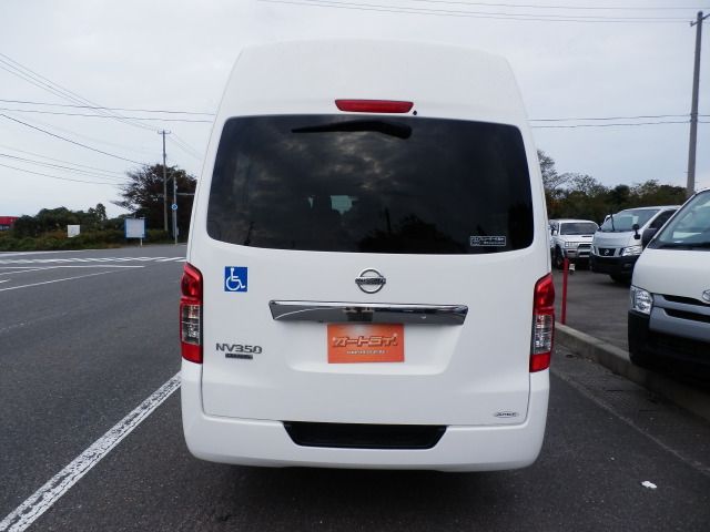 NISSAN NV350 CARAVAN 4WD 2013
