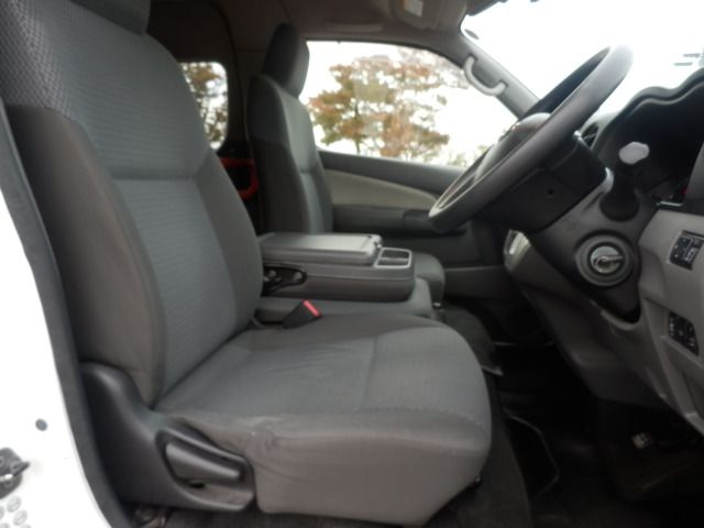 NISSAN NV350 CARAVAN 4WD 2013