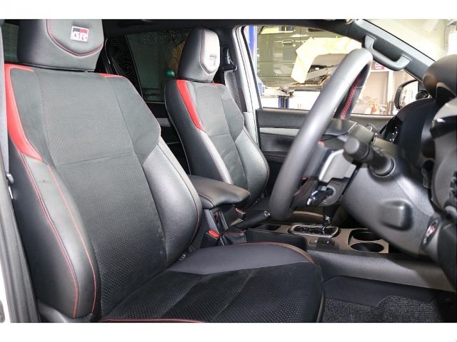 TOYOTA HILUX 4WD 2024