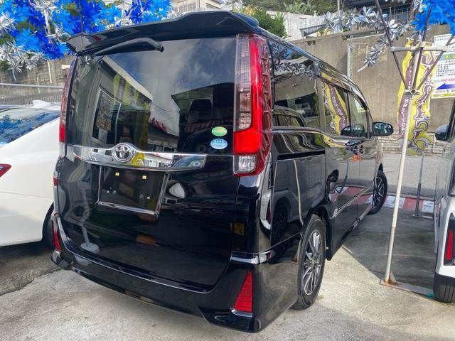TOYOTA NOAH 2014